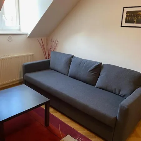 Apartman Beautiful Near Florenc Area Of *